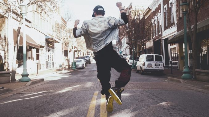 2 Trending Clothing of Today’s Hottest Hip-Hop Artists and Best Rappers